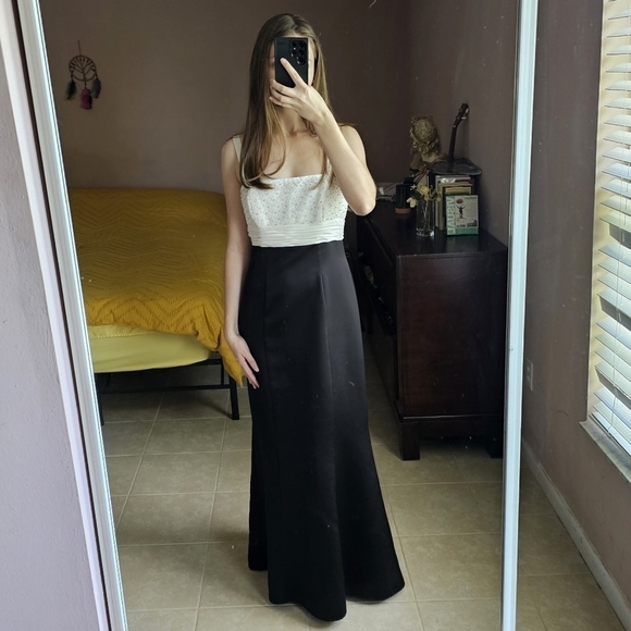 David's Bridal vintage satin black and white maxi dress embellished top Size 8 - Picture 1 of 12
